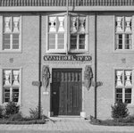 Voorgevel (uitsnede).
              <br/>
              Regionaal Archief Alkmaar, 1930